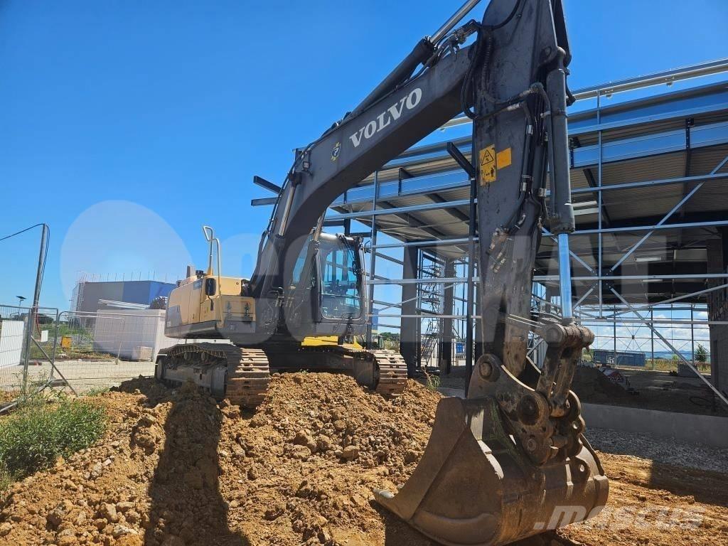 Volvo EC 220 DL Beltegraver