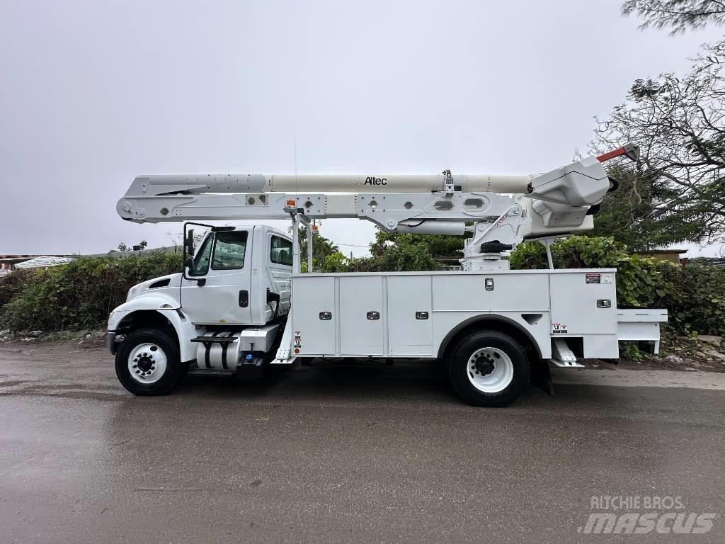 International 4300 Bilmontert lift