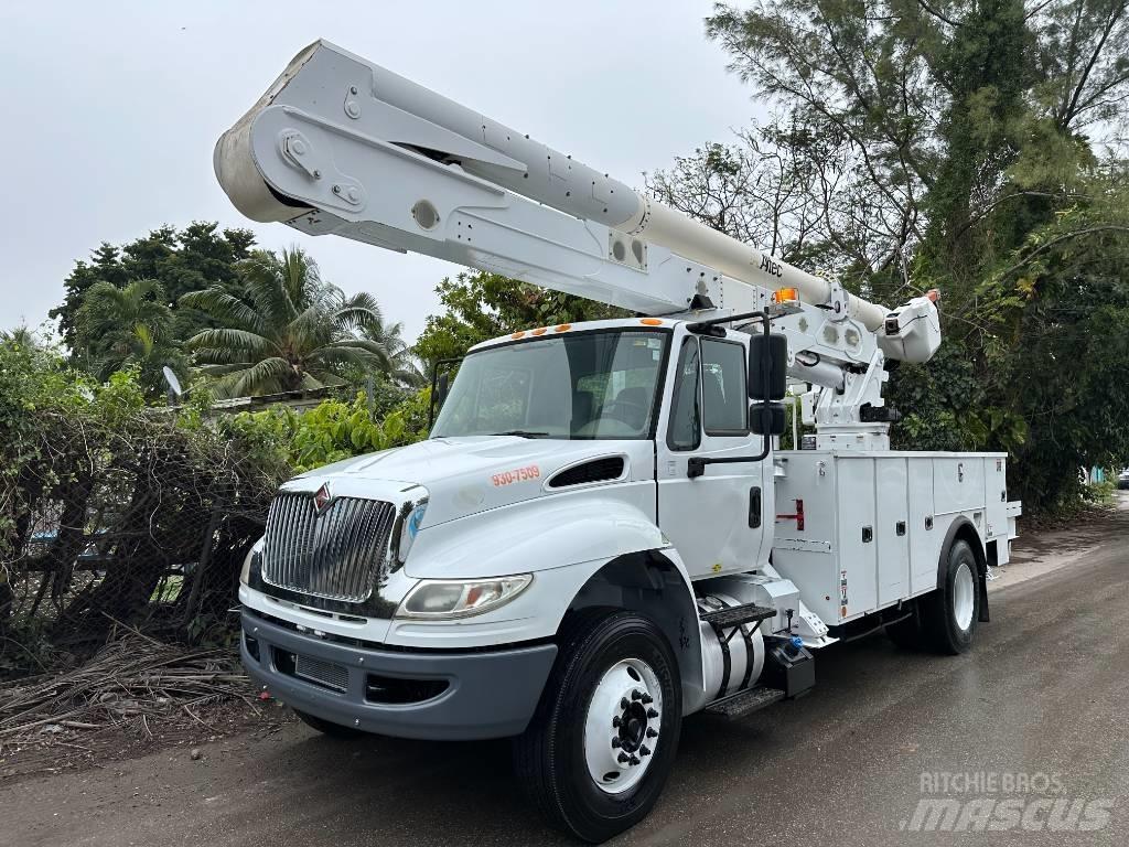 International 4300 Bilmontert lift