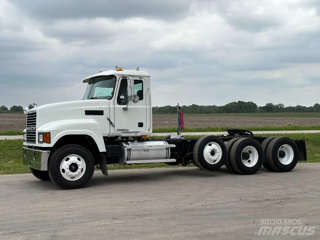 Mack CHN 613 Trekkvogner