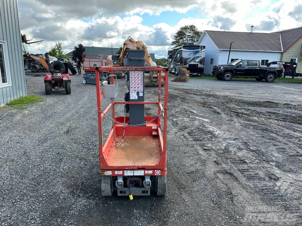 SkyJack SJ 12 Sakselifter