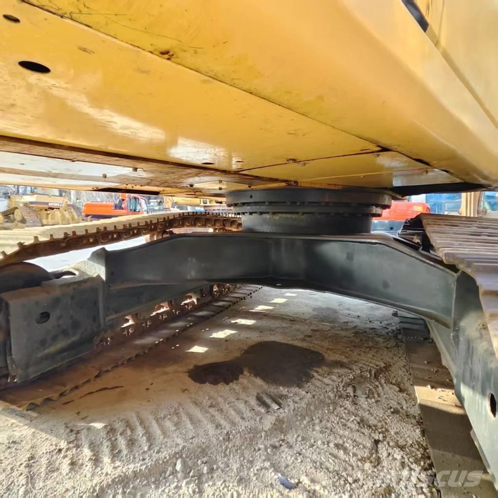 Komatsu PC 200-7 Beltegraver