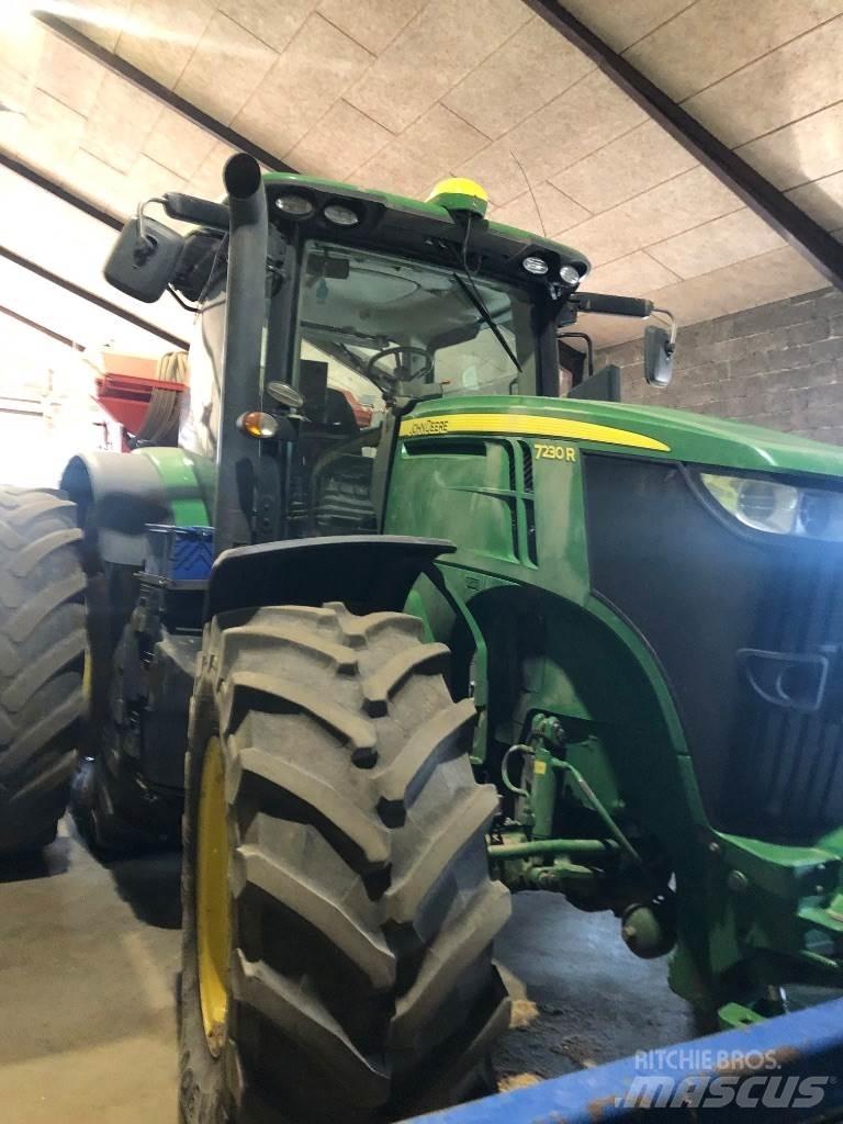 John Deere 7230 R Traktorer