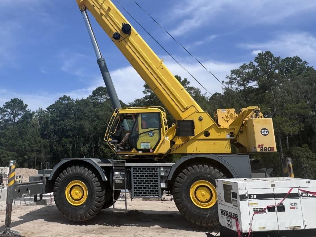 Grove RT 890 E Røff terreng kraner