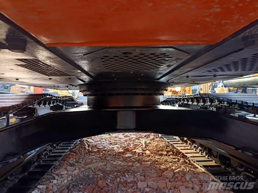 Hitachi ZX210LC Beltegraver