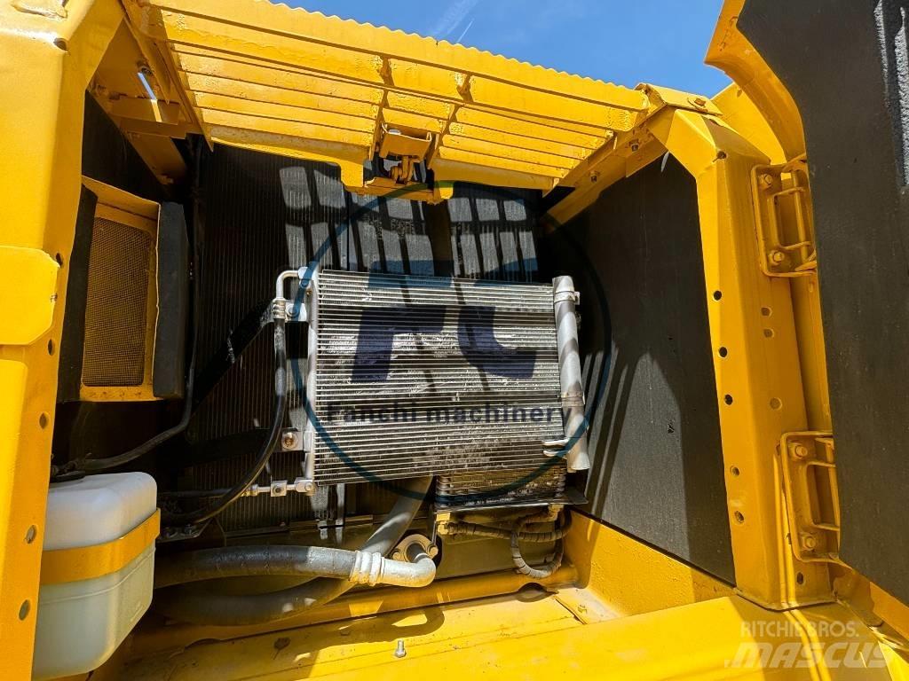 Komatsu PC 220 Beltegraver