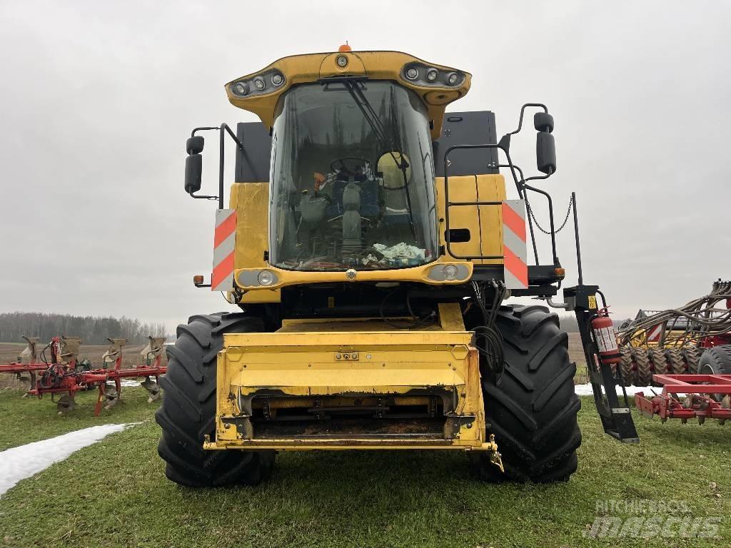 New Holland CSX 7070 Skurtreskere