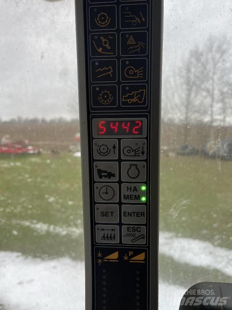 New Holland CSX 7070 Skurtreskere
