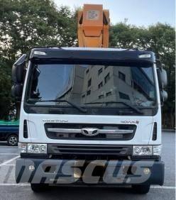 Jinwoo JW450 Bilmontert lift