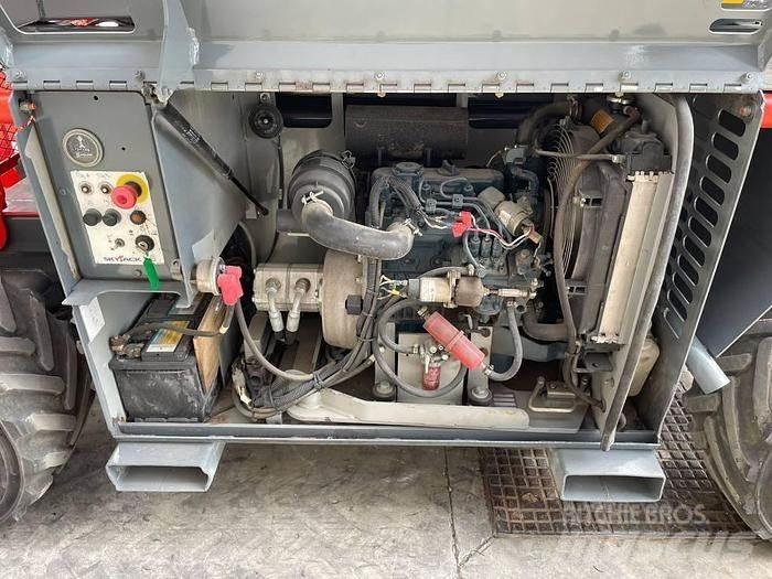 SkyJack SJ6832RT Sakselifter