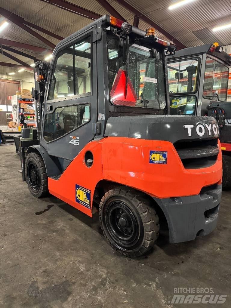 Toyota truck 8FD40N Diesel Trucker