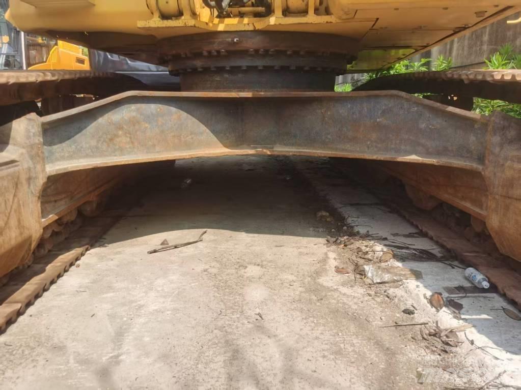 Komatsu PC 400-7 Beltegraver