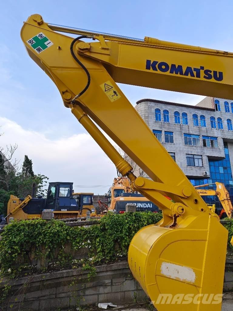 Komatsu PC 220-7 Beltegraver