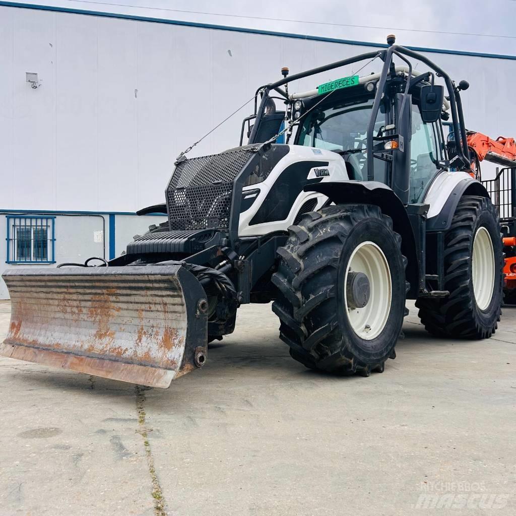Valtra T 174 Traktorer