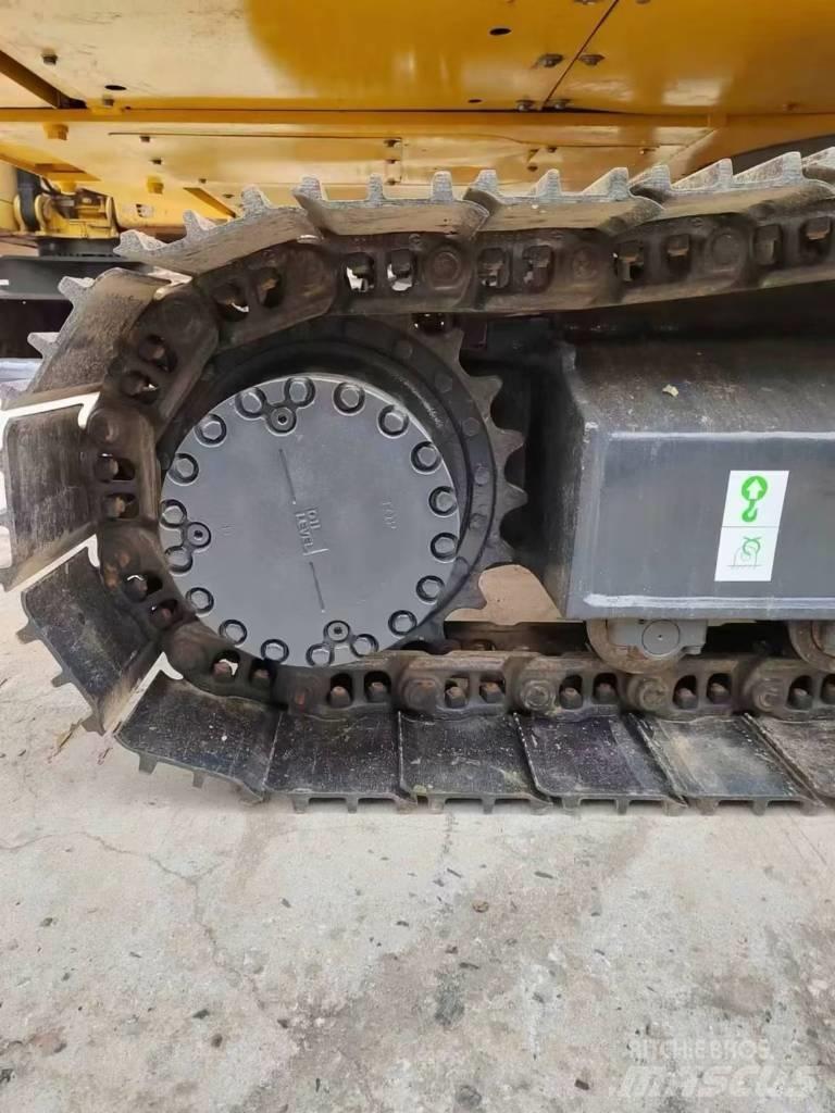 Komatsu PC 200-8 Beltegraver