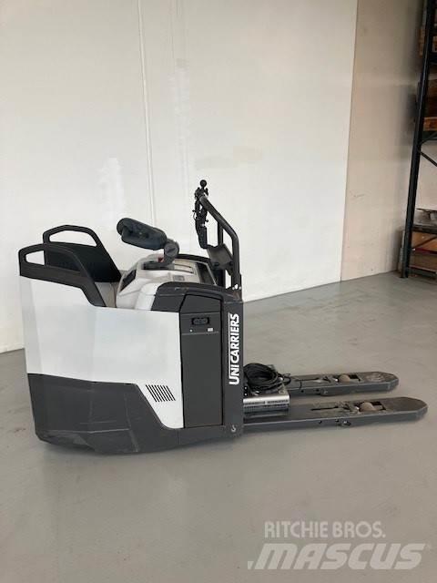 Atlet PLP 200 Lavtløftende truck med platform