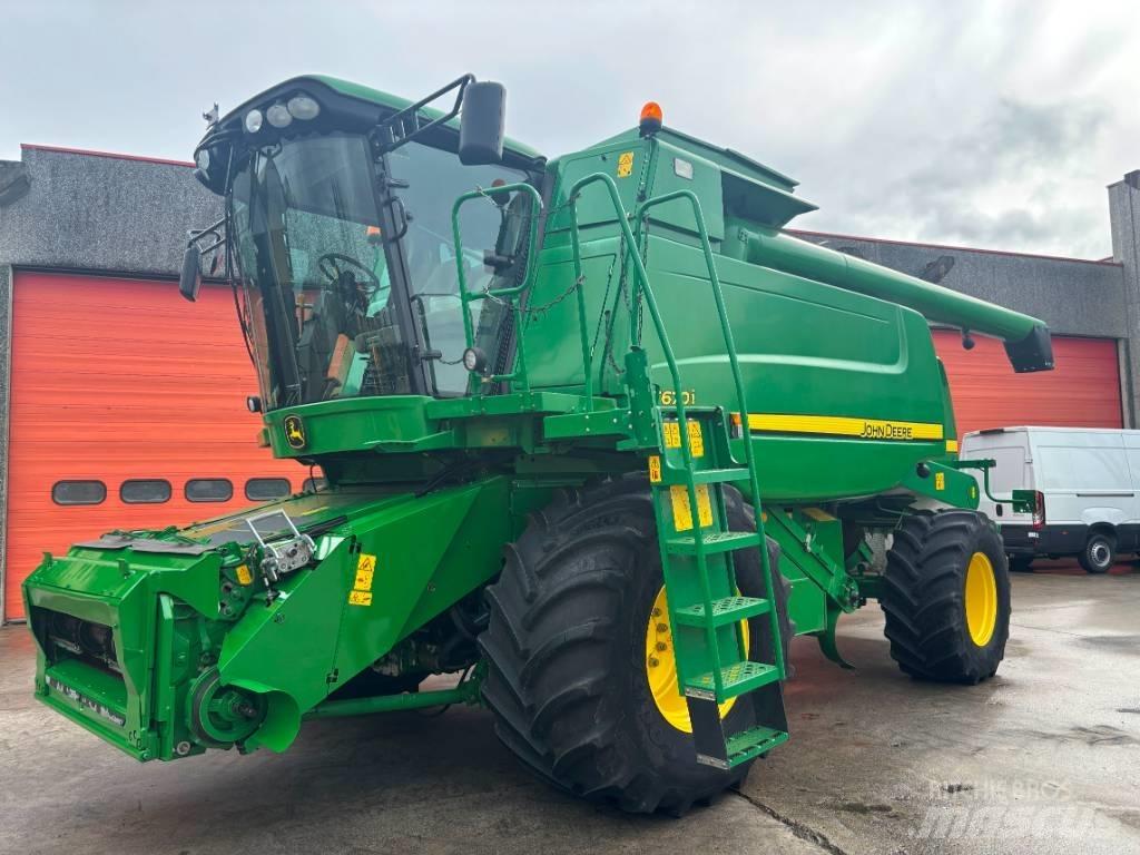 John Deere T 670 i Skurtreskere