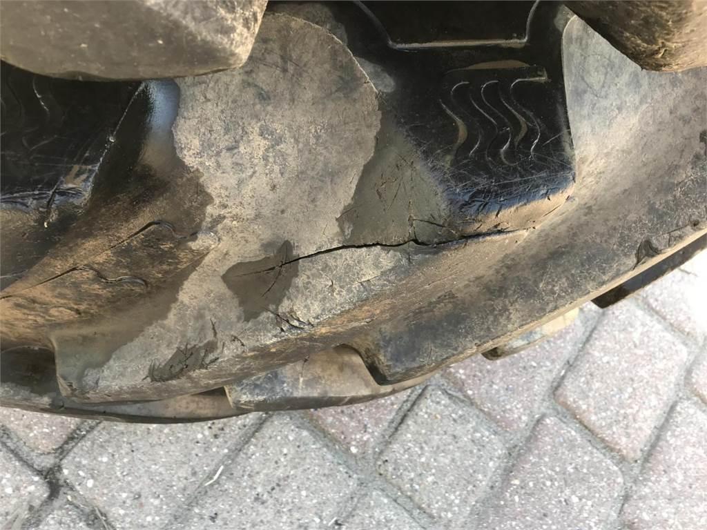 BKT 650/85R42 Dekk, hjul og felger