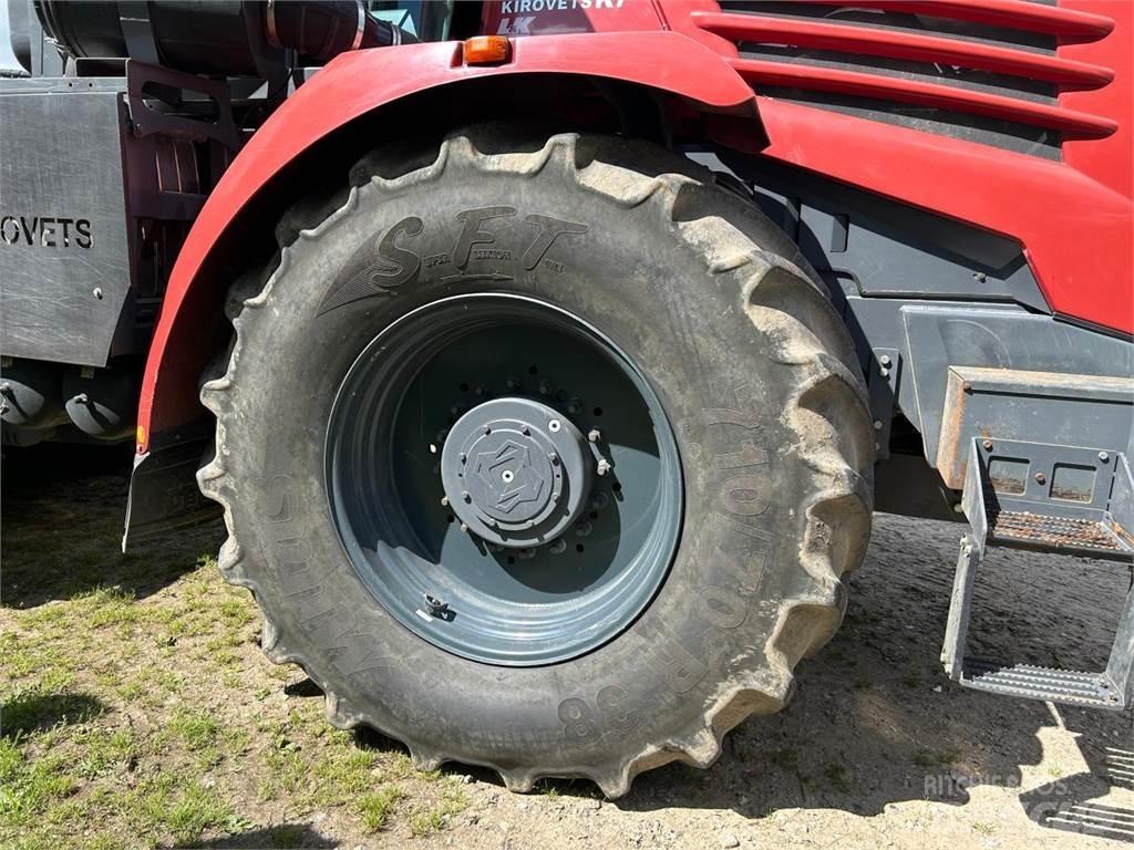 Kirovets K 743 Traktorer