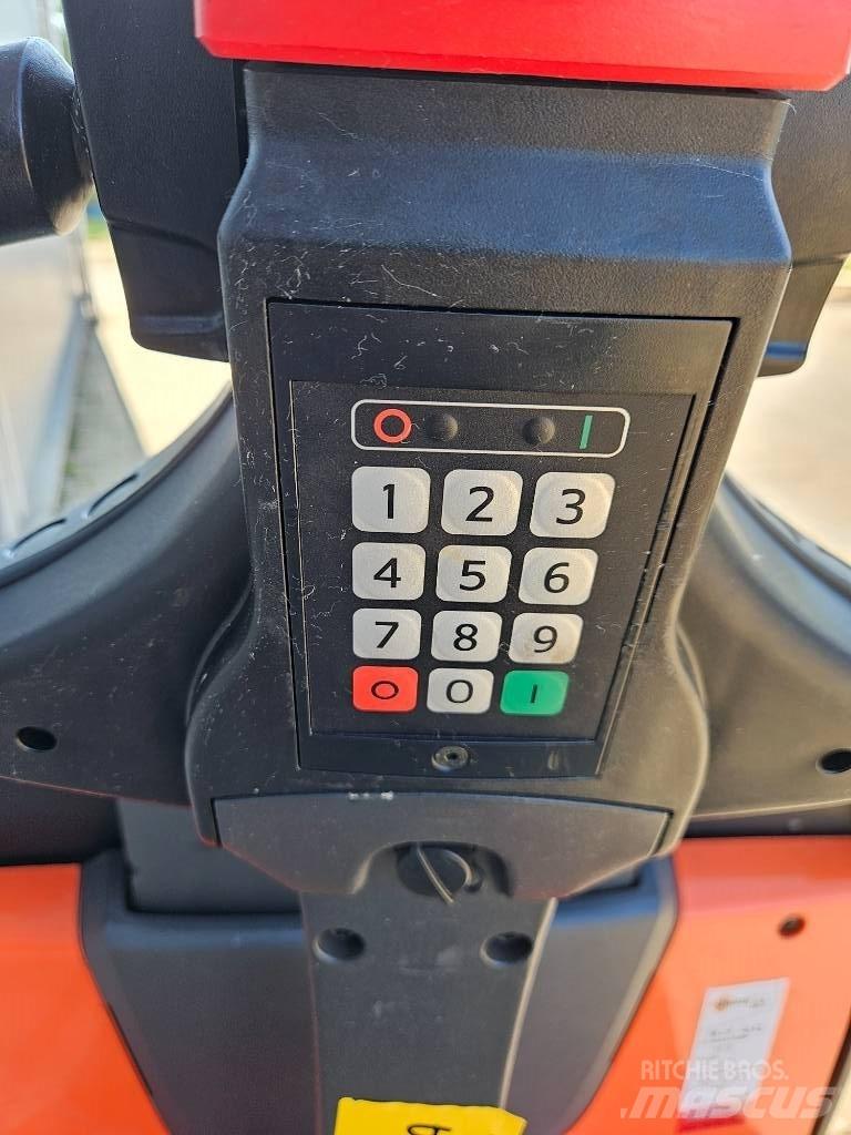 BT LWE 140 Lavtløftende truck
