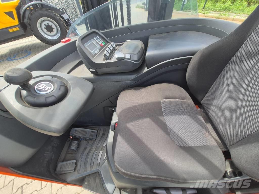 Toyota RRE 140 Skyvemasttruck
