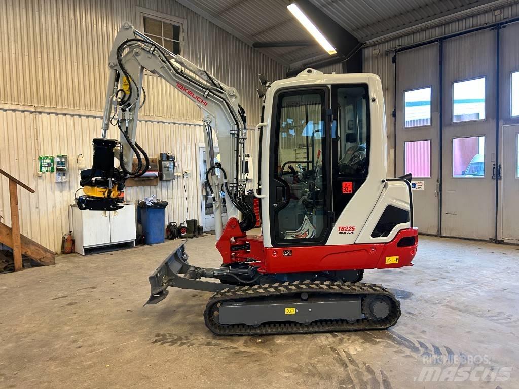 Takeuchi TB225 Minigravere <7t