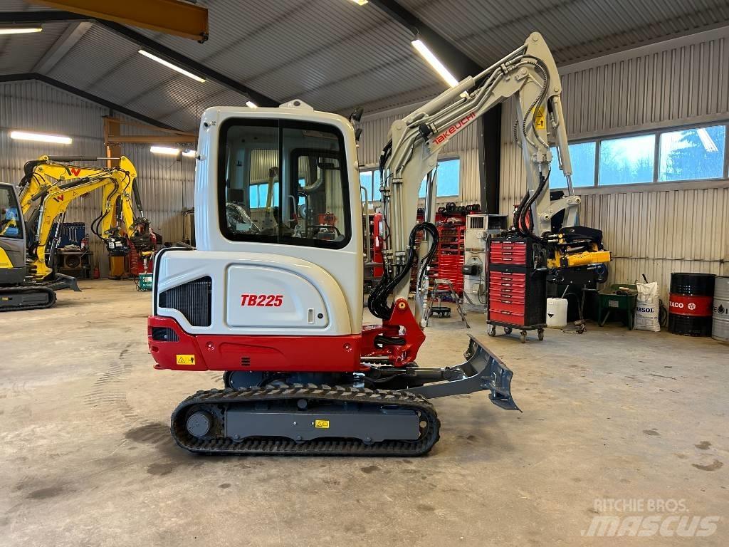 Takeuchi TB225 Minigravere <7t
