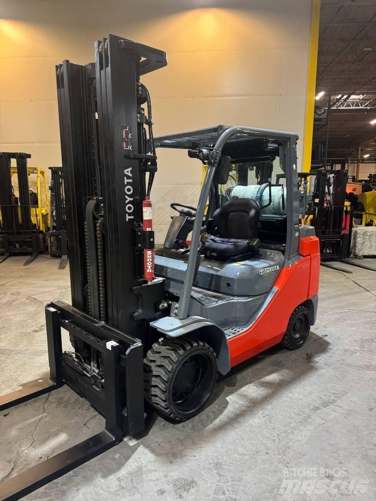 Toyota 8 FGC 35 U Gaffeltrucker - Annet