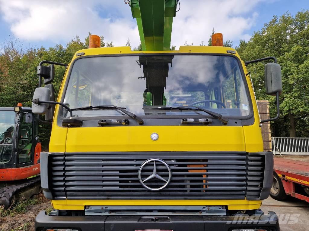 Mercedes-Benz 1824 Bilmontert lift