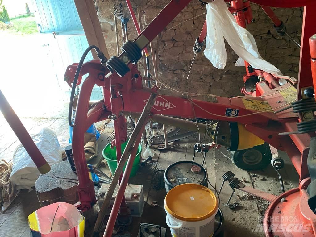 Kuhn GF 5001 MH Raker og høyvendere