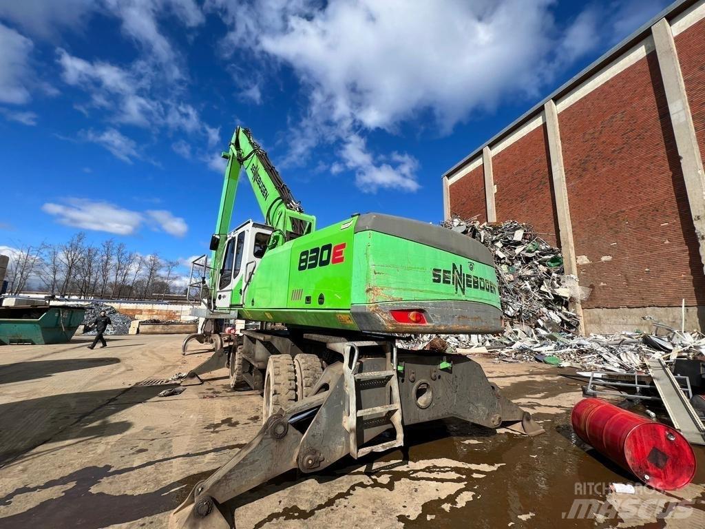 Sennebogen 830 Gravemaskiner for avfallshåndtering