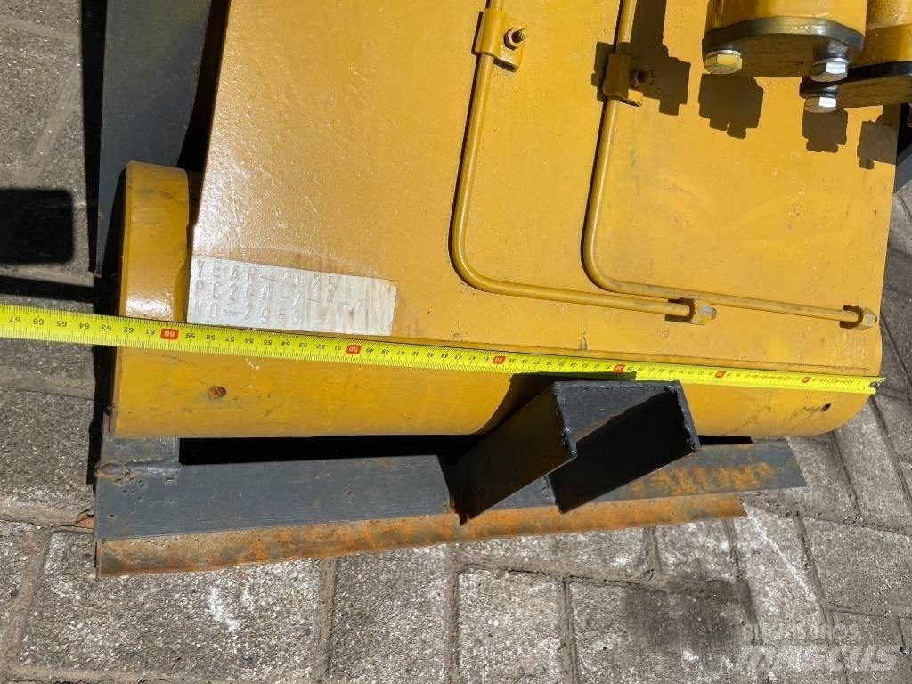 Komatsu Long reach Gravemaskiner med lang bom