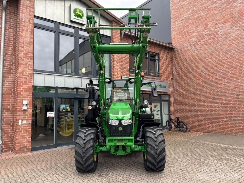 John Deere 6110M Traktorer