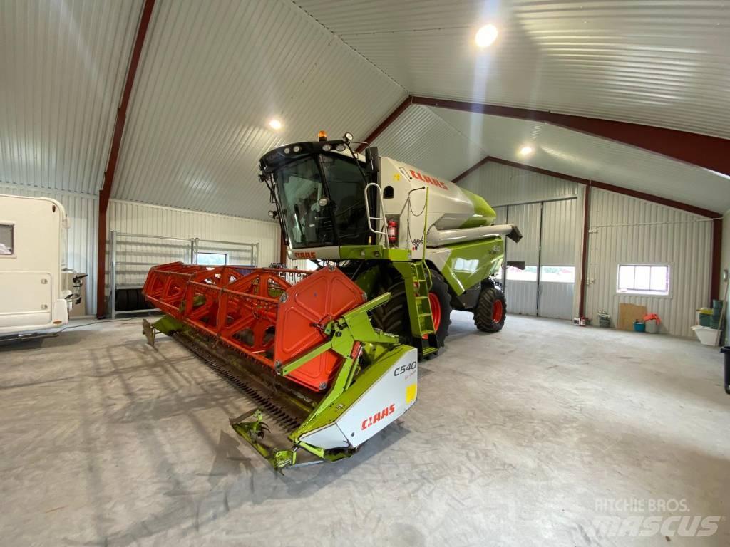 CLAAS Tucano 430 Skurtreskere