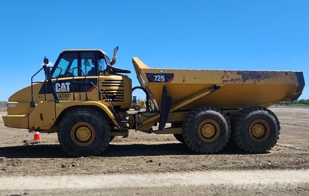 CAT 725 Rammestyrte Dumpere