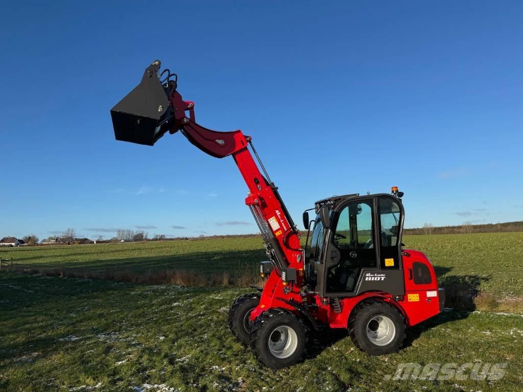  Max Loader 810 T Minilastere