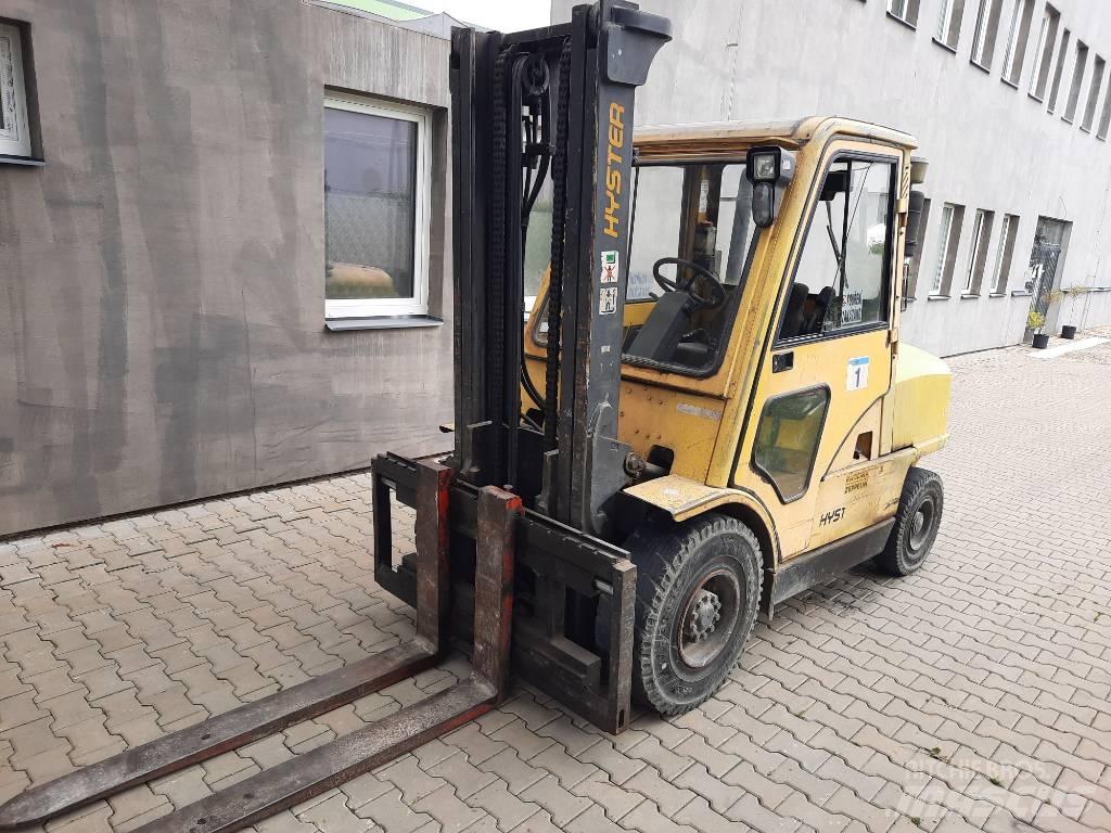 Hyster H4.50XM Diesel Trucker