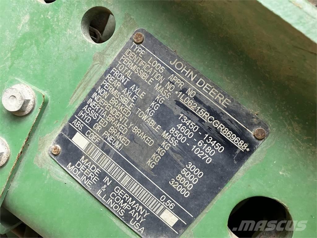 John Deere 6215R Traktorer