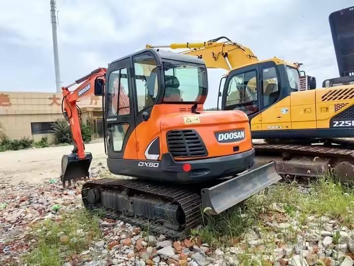 Doosan DX 60 Beltegraver