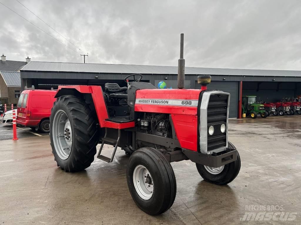 Massey Ferguson 698 Traktorer