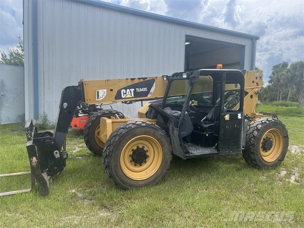 CAT TL 642 C Teleskoplastere