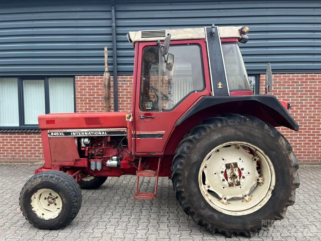 International 845 XL Traktorer