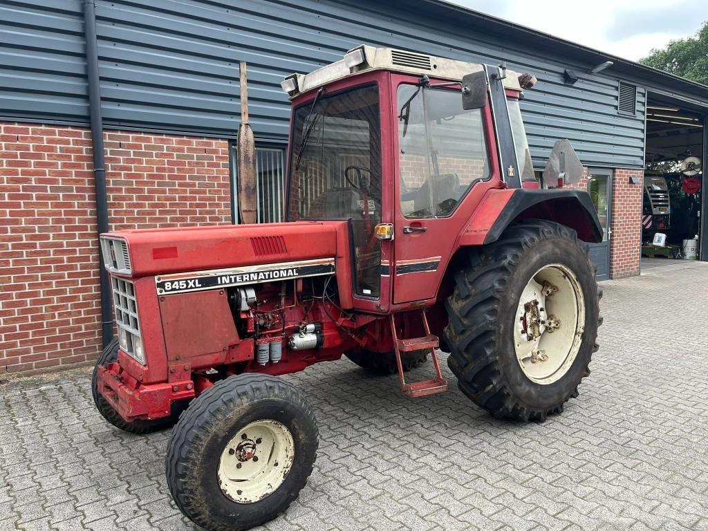 International 845 XL Traktorer