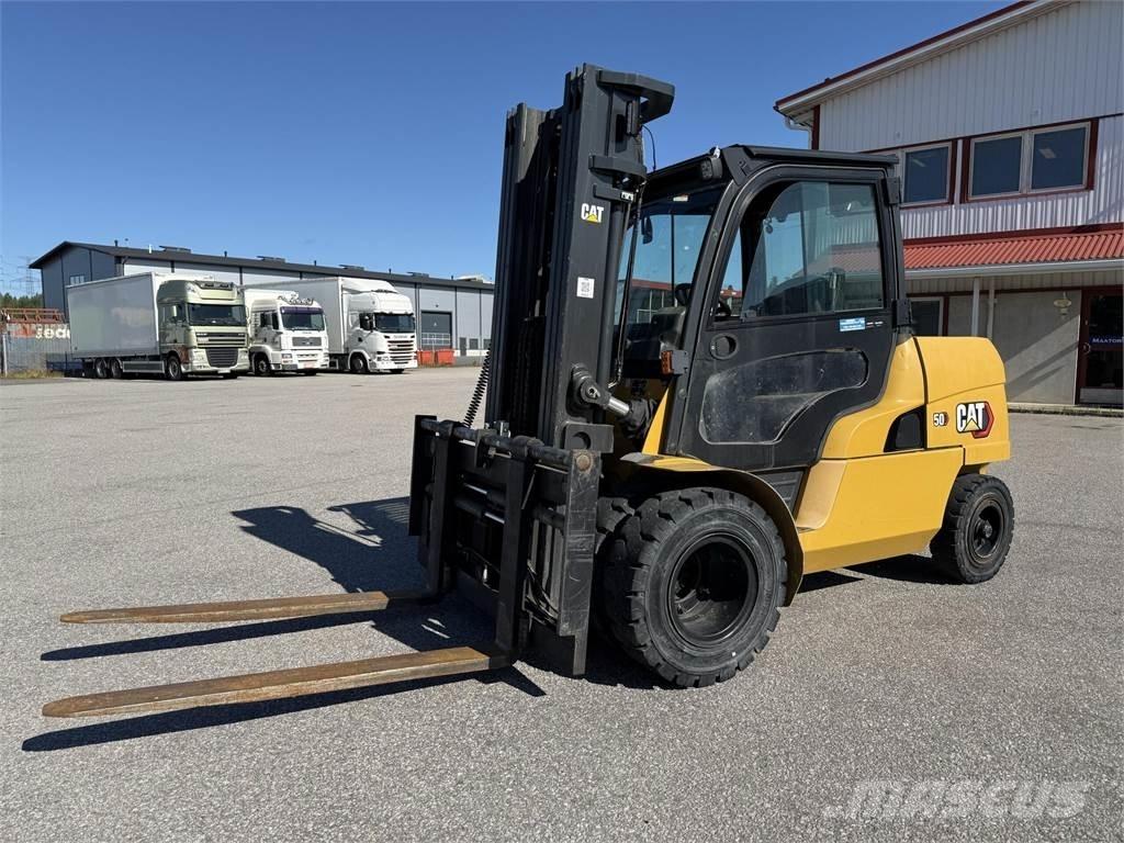 CAT DP50NT Diesel Trucker