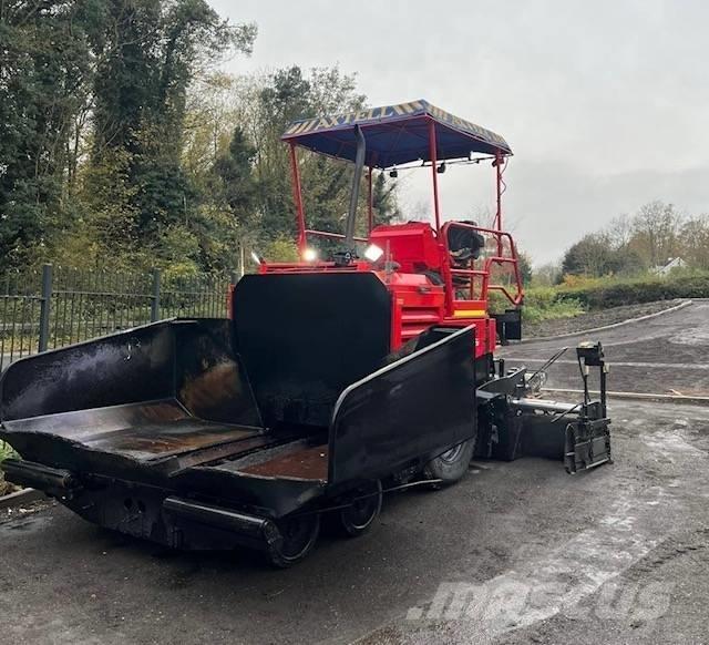 Marini MF 331 Asfaltutleggere