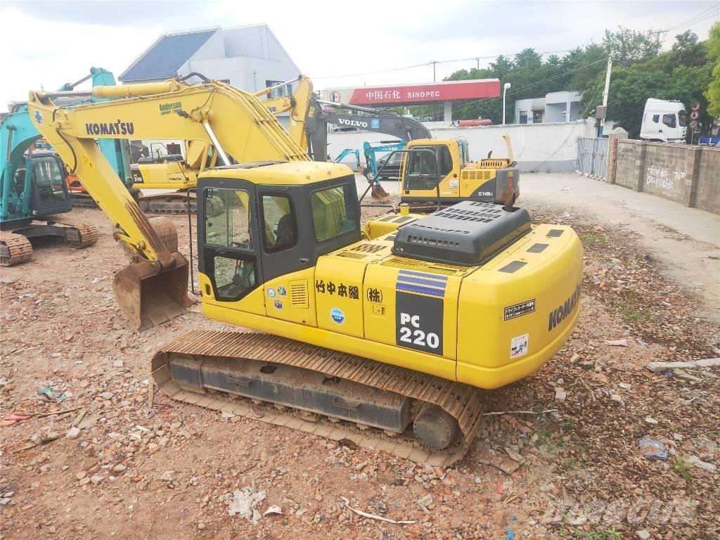 Komatsu PC220-7 Beltegraver