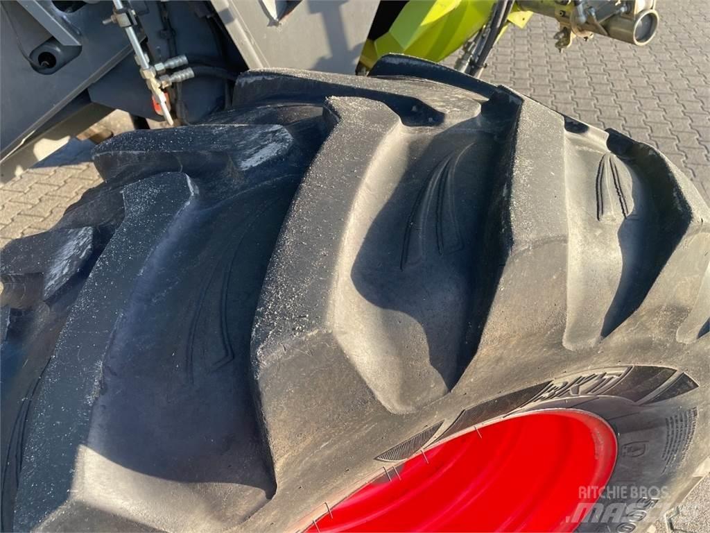 CLAAS Lexion 440 Skurtreskere