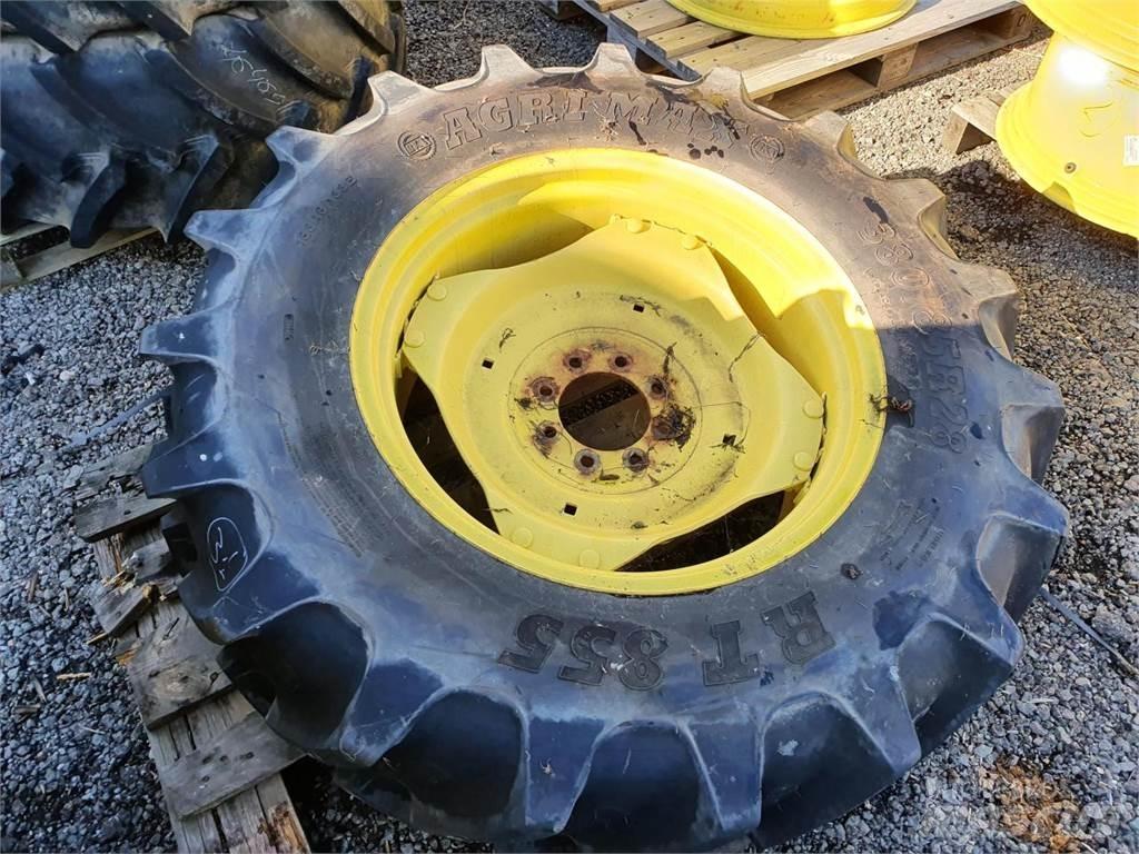 BKT 380/85R28 x2 Dekk, hjul og felger