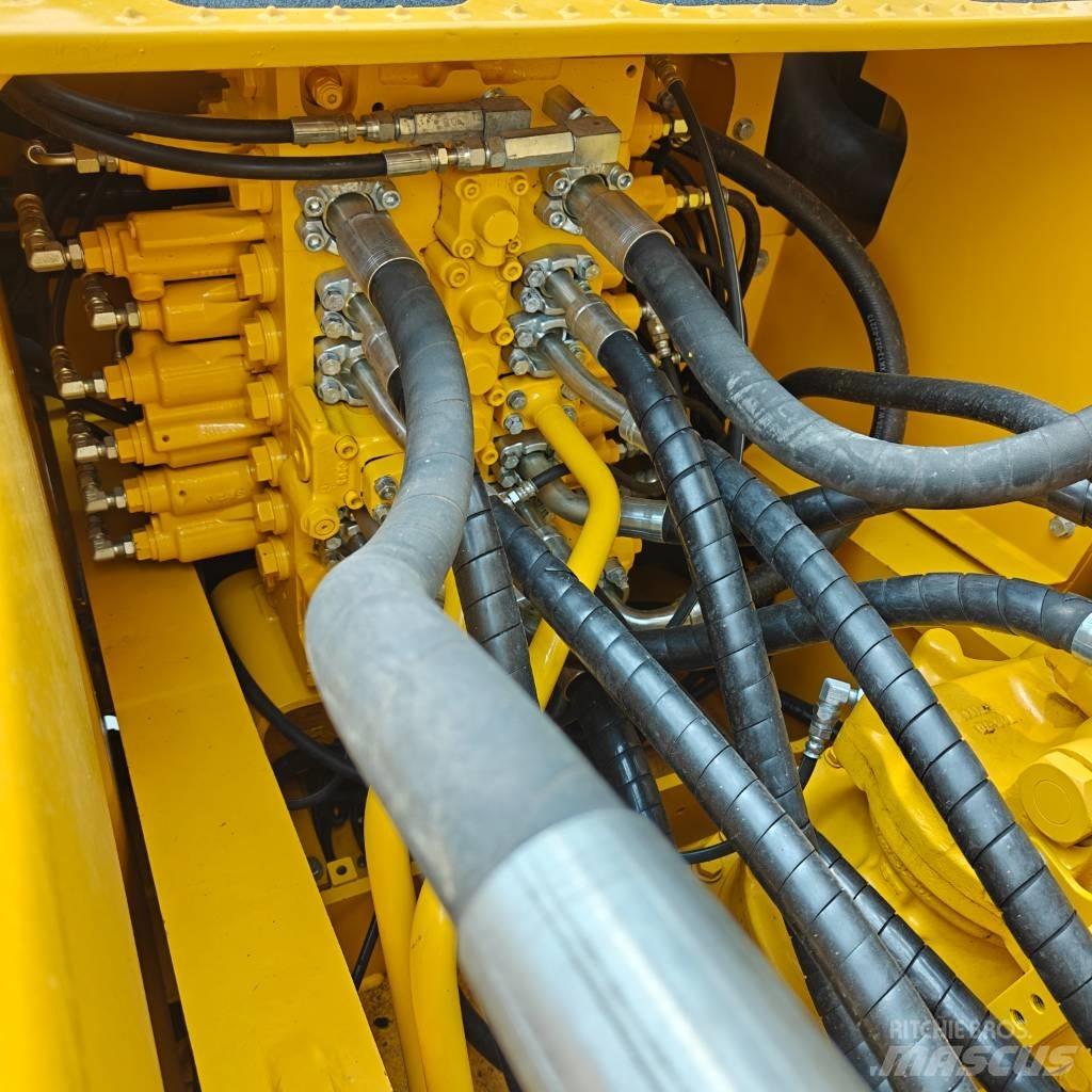 Komatsu 220-8MO Beltegraver