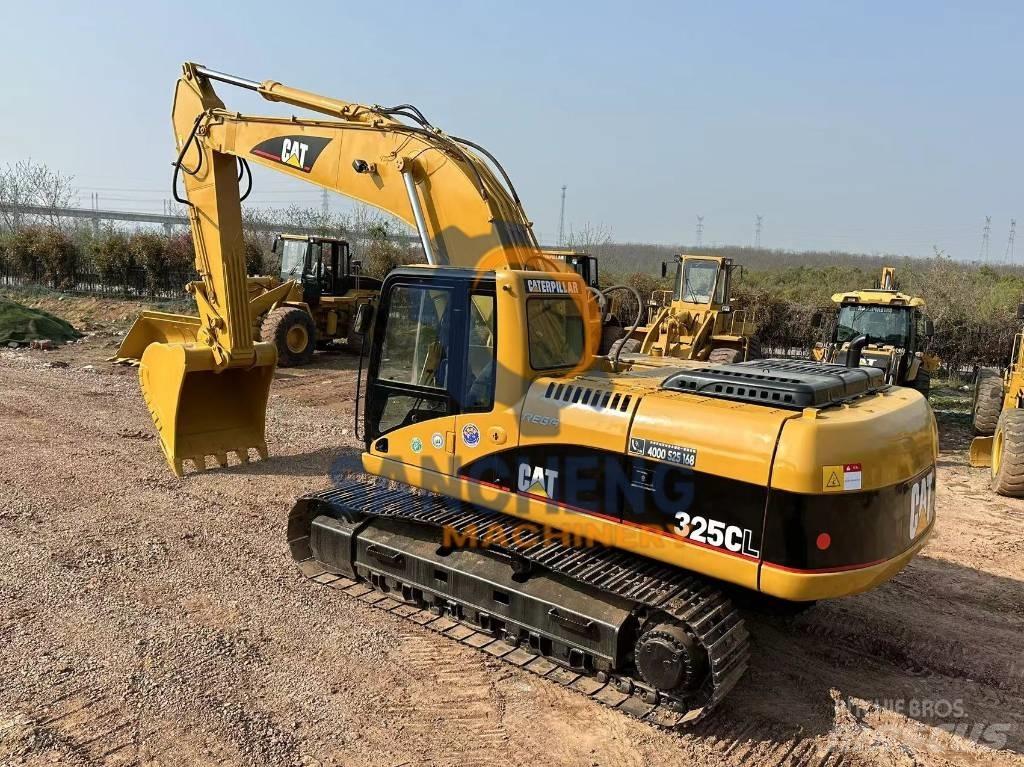 CAT 325 CL Beltegraver
